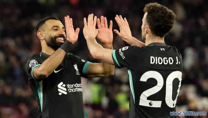 Mohamed Salah mừng bàn trong trận Liverpool thắng West Ham 5-0 ở vòng 19 Ngoại hạng Anh ngày 29/12. Ảnh: Premier League