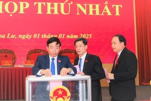 Thành phố mới Hoa Lư có 5 phó chủ tịch, vượt quy định 2 người