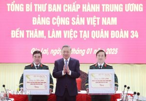 Tổng Bí thư thăm cán bộ, chiến sĩ Quân đoàn 34 và Binh đoàn 15 ở Gia Lai